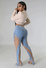 Load image into Gallery viewer, Show Out Jeans